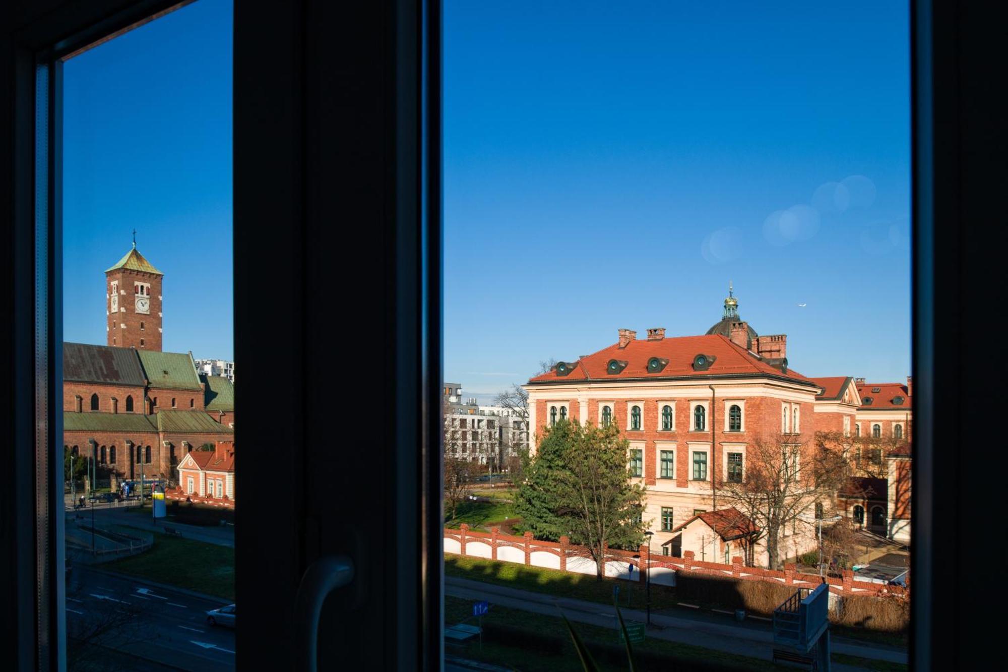 Discover - Lubomirskiego St - Classic & Modern - Near Main Station, Netflix And Ac