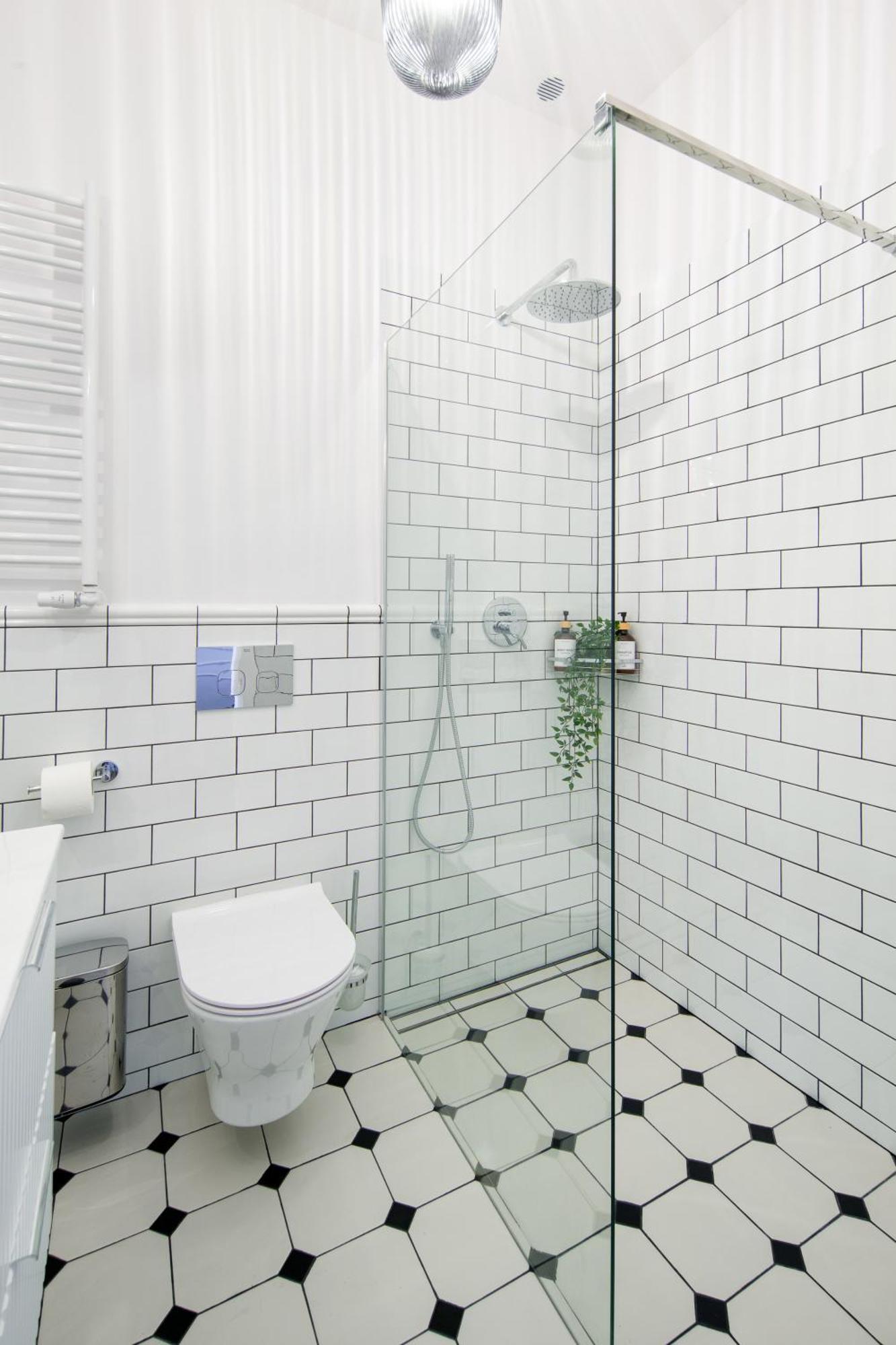 Apartment Discover - Lubomirskiego St - Classic & Modern - Near Main Station, Netflix And Ac *