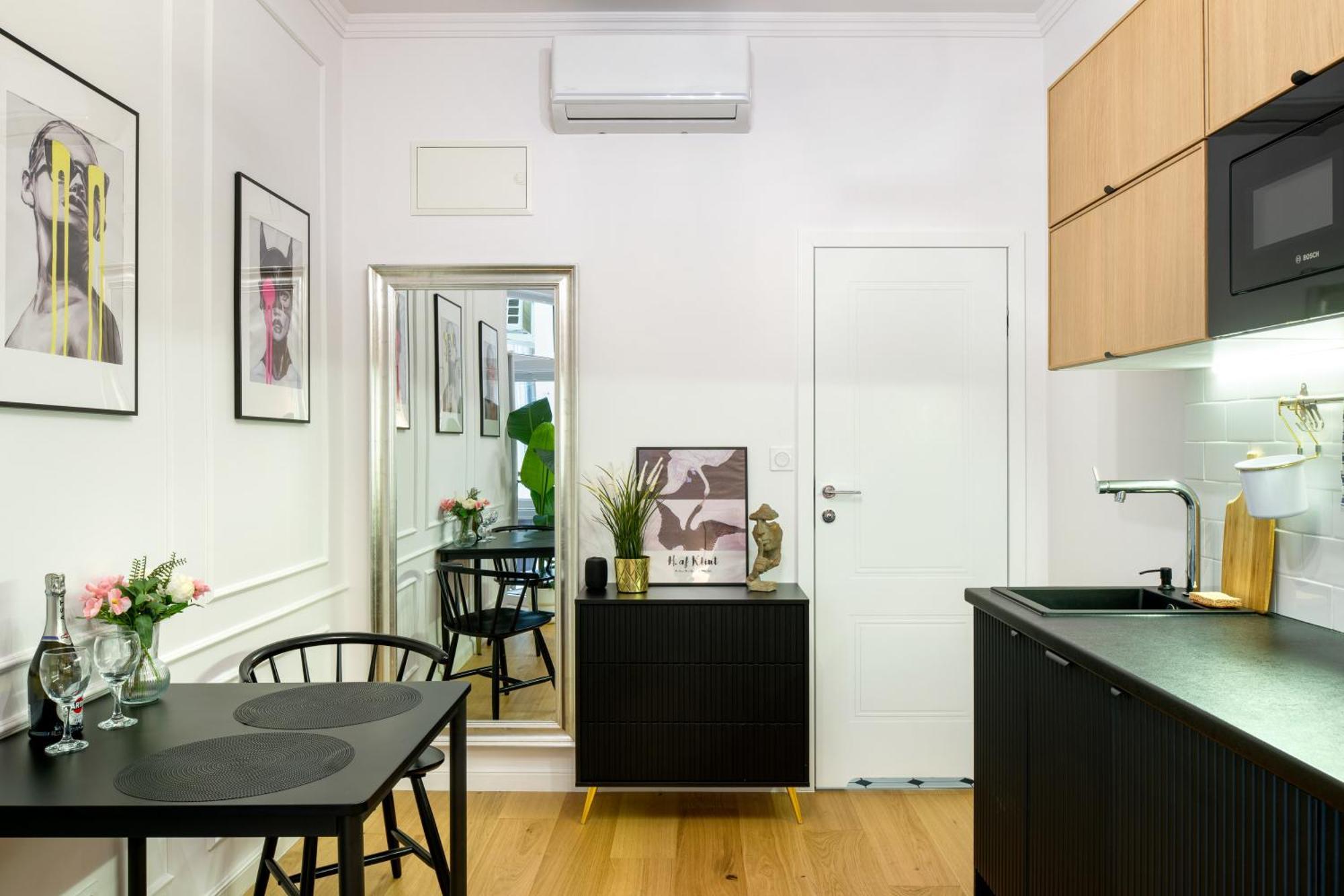 Discover - Lubomirskiego St - Classic & Modern - Near Main Station, Netflix And Ac Apartment
