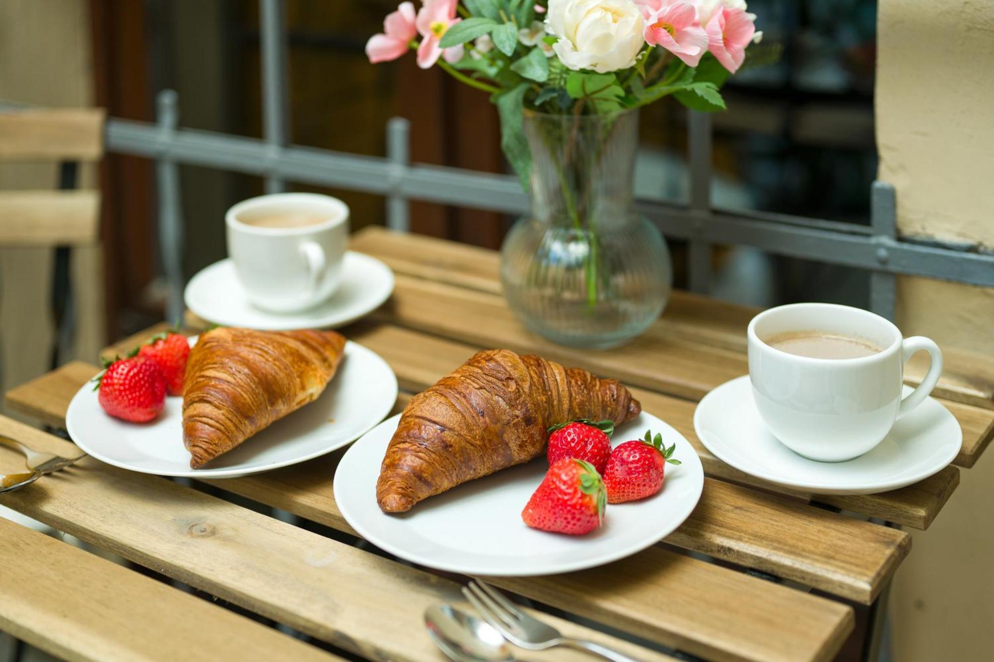Discover - Lubomirskiego St - Classic & Modern - Near Main Station, Netflix And Ac Apartment